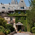 Chateau Jeanne & The Forest - Chateau De Montvillargenne Hotel