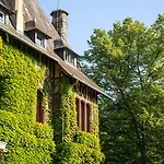 Chateau Jeanne & The Forest - Chateau De Montvillargenne 4*