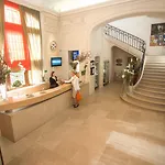 Chateau Jeanne & The Forest - Chateau De Montvillargenne 4* Gouvieux