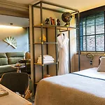 Chateau Jeanne & The Forest - Chateau De Montvillargenne 4*