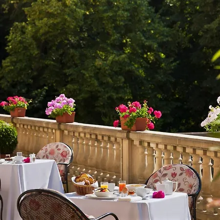 Hotel Chateau De Montvillargenne