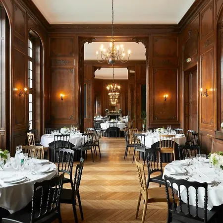 Chateau De Montvillargenne 4*