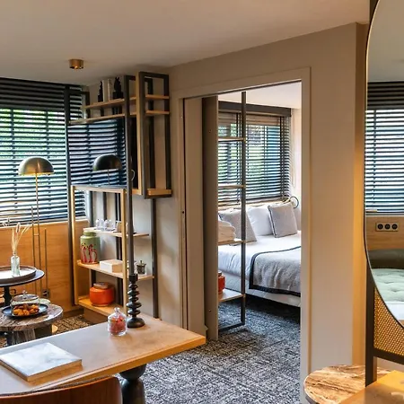 Hotel Chateau De Montvillargenne 4*