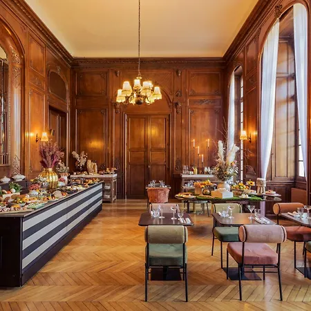 Hotel Chateau Jeanne & The Forest - Chateau De Montvillargenne 4*