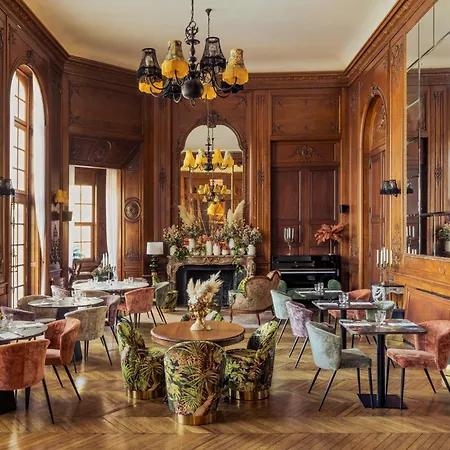 Chateau De Montvillargenne 4*