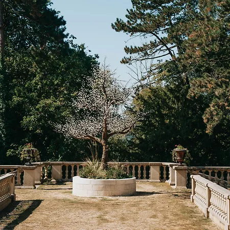 Chateau Jeanne & The Forest - Chateau De Montvillargenne Hotel