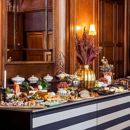 Chateau Jeanne & The Forest - Chateau De Montvillargenne Hotel 4*