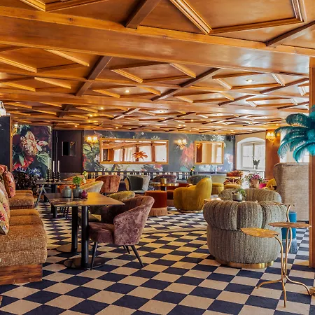 Chateau Jeanne & The Forest - Chateau De Montvillargenne 4*