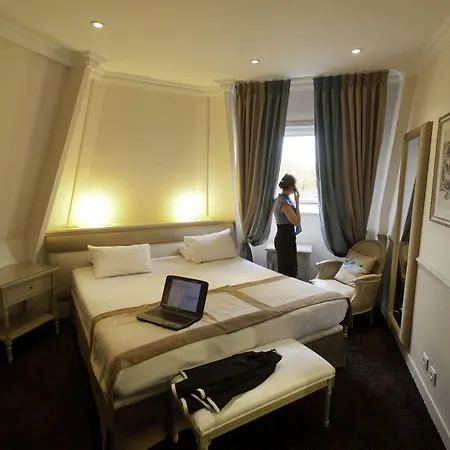 Hotel Chateau Jeanne & The Forest - Chateau De Montvillargenne