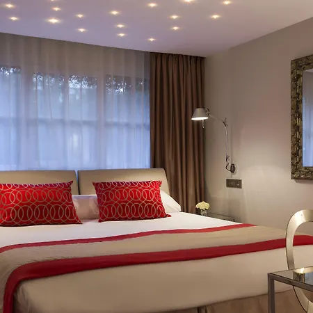 Chateau Jeanne & The Forest - Chateau De Montvillargenne Hotel