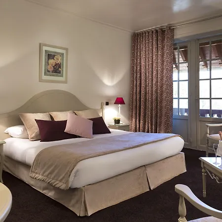 Hotel Chateau Jeanne & The Forest - Chateau De Montvillargenne