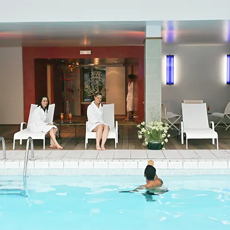 Chateau Jeanne & The Forest - Chateau De Montvillargenne