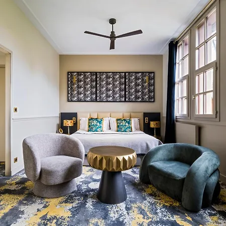 Chateau Jeanne & The Forest - Chateau De Montvillargenne Hotel