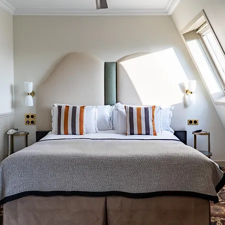 Chateau Jeanne & The Forest - Chateau De Montvillargenne 4*
