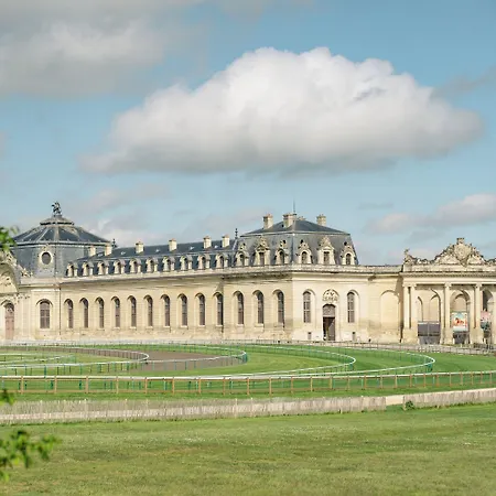 Chateau Jeanne & The Forest - Chateau De Montvillargenne