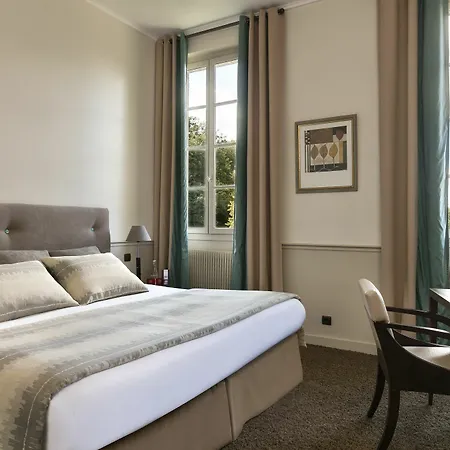 Chateau De Montvillargenne Hotel
