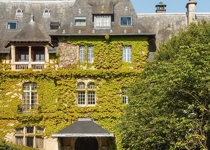 Chateau Jeanne & The Forest - Chateau De Montvillargenne Szálloda 4*