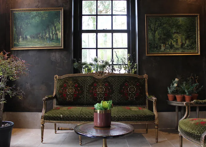 Chateau Jeanne & The Forest - Chateau De Montvillargenne