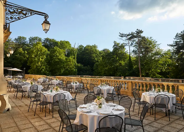 Chateau Jeanne & The Forest - Chateau De Montvillargenne Gouvieux