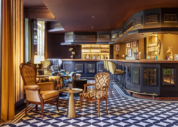 Chateau Jeanne & The Forest - Chateau De Montvillargenne 4* Gouvieux