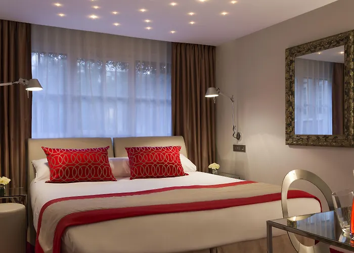 Chateau Jeanne & The Forest - Chateau De Montvillargenne Hotel