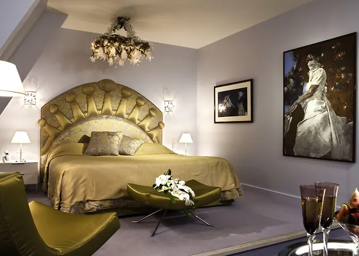 Chateau Jeanne & The Forest - Chateau De Montvillargenne Hotel