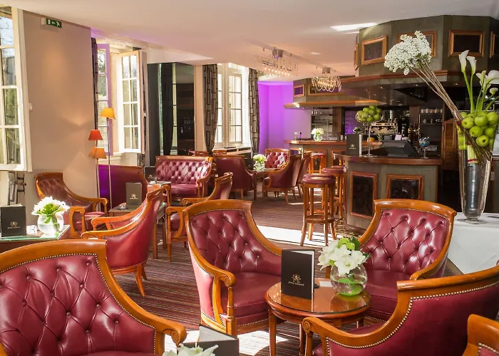 Hotel Chateau Jeanne & The Forest - Chateau De Montvillargenne