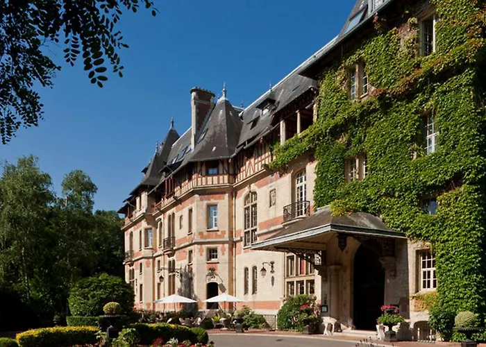 Chateau Jeanne & The Forest - Chateau De Montvillargenne 4*