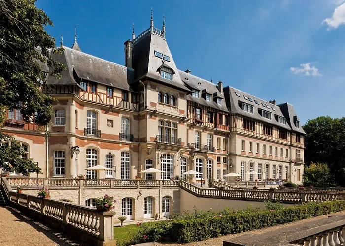 Chateau Jeanne & The Forest - Chateau De Montvillargenne Hotel
