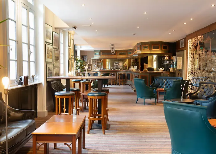 Chateau Jeanne & The Forest - Chateau De Montvillargenne 4* Gouvieux