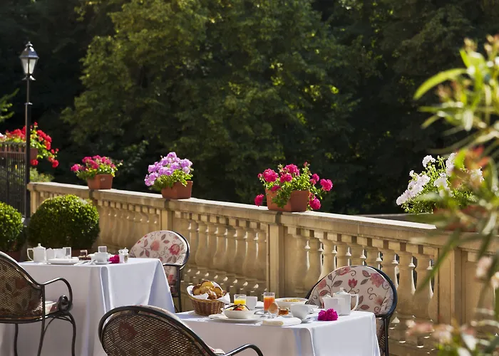 Hotel Chateau Jeanne & The Forest - Chateau De Montvillargenne 4*