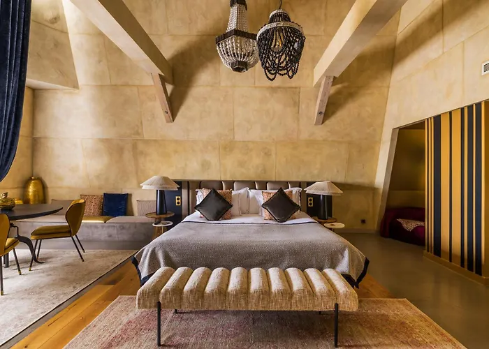 Chateau Jeanne & The Forest - Chateau De Montvillargenne 4* Gouvieux