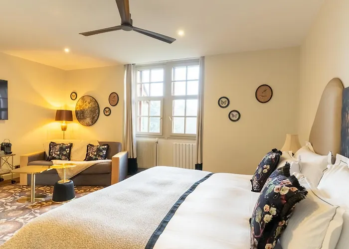 Chateau Jeanne & The Forest - Chateau De Montvillargenne 4*