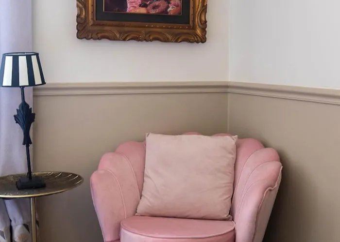 Chateau Jeanne & The Forest - Chateau De Montvillargenne